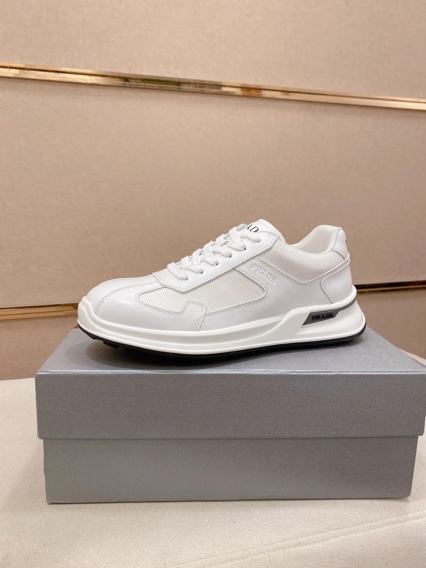 Factory price 600💰 ✔️✔️✔️High version High-quality new PRADA (Prada) counters are on the market at the same time, new men's shoes, 😘fabrics imported first-layer cowhide with waterproof materials, purely handmade. Lining: Full cowhide lining. 👍🏿 High-end ☄️ air-cushion molded anti-slip rubber outsole, exquisite lines, simple and elegant, comfortable and high-end for leisure travel. Code number: 38 to 45